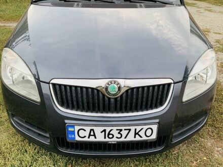 Шкода Фабия 2010 в Шполе на Automoto.ua Серый Шкода Фабия, объемом двигателя 1.6 л и пробегом 230 тыс. км за 6500 $, фото 1 на Automoto.ua