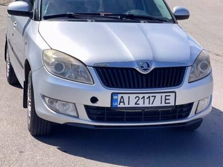 Серый Шкода Фабия, объемом двигателя 1.4 л и пробегом 470 тыс. км за 4744 $, фото 1 на Automoto.ua