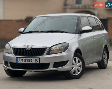 Серый Шкода Фабия, объемом двигателя 1.4 л и пробегом 240 тыс. км за 3999 $, фото 1 на Automoto.ua