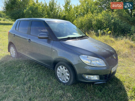 Сірий Шкода Фабія, об'ємом двигуна 1.4 л та пробігом 211 тис. км за 4300 $, фото 1 на Automoto.ua