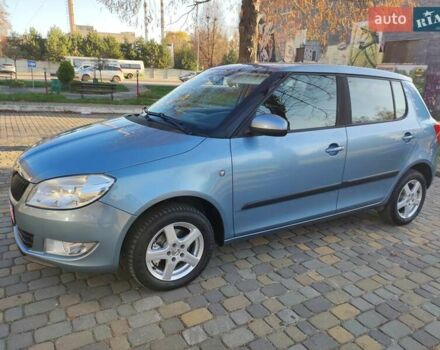 Серый Шкода Фабия, объемом двигателя 1.2 л и пробегом 192 тыс. км за 5850 $, фото 1 на Automoto.ua