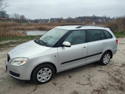 Сірий Шкода Фабія, об'ємом двигуна 1.6 л та пробігом 156 тис. км за 6499 $, фото 1 на Automoto.ua