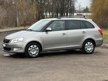Шкода Фабія 2010 у Дубно на Automoto.ua Сірий Шкода Фабія, об'ємом двигуна 1.2 л та пробігом 216 тис. км за 6800 $, фото 1 на Automoto.ua