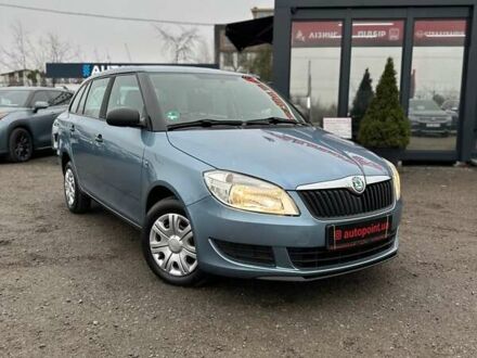 Серый Шкода Фабия, объемом двигателя 1.2 л и пробегом 199 тыс. км за 5700 $, фото 1 на Automoto.ua