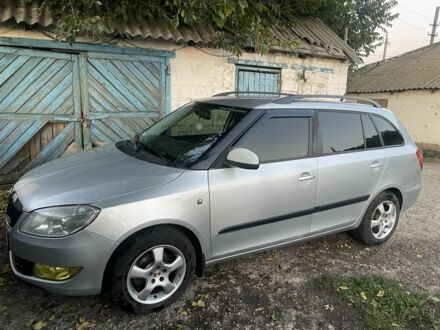 Серый Шкода Фабия, объемом двигателя 1.2 л и пробегом 240 тыс. км за 5000 $, фото 1 на Automoto.ua