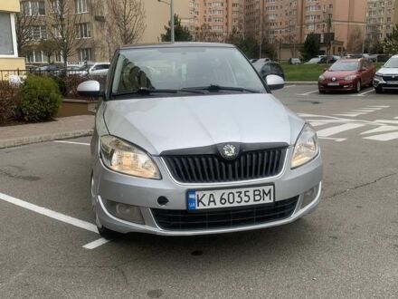 Серый Шкода Фабия, объемом двигателя 1.4 л и пробегом 300 тыс. км за 4200 $, фото 1 на Automoto.ua