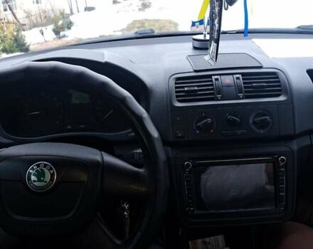 Серый Шкода Фабия, объемом двигателя 1.6 л и пробегом 218 тыс. км за 5500 $, фото 1 на Automoto.ua