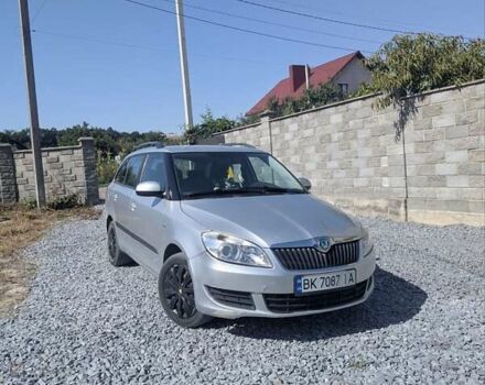 Сірий Шкода Фабія, об'ємом двигуна 1.2 л та пробігом 150 тис. км за 5500 $, фото 1 на Automoto.ua