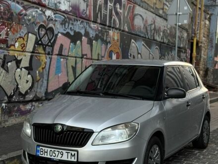 Серый Шкода Фабия, объемом двигателя 1.6 л и пробегом 280 тыс. км за 4700 $, фото 1 на Automoto.ua