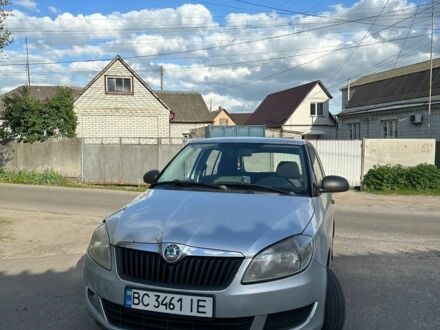 Серый Шкода Фабия, объемом двигателя 1.2 л и пробегом 300 тыс. км за 1500 $, фото 1 на Automoto.ua