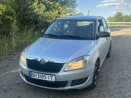 Шкода Фабия 2011 в Одессе на Automoto.ua Серый Шкода Фабия, объемом двигателя 1.6 л и пробегом 266 тыс. км за 5000 $, фото 1 на Automoto.ua