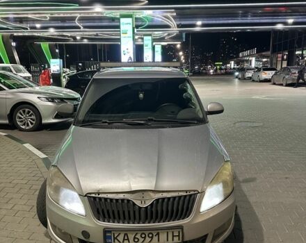 Сірий Шкода Фабія, об'ємом двигуна 1.6 л та пробігом 400 тис. км за 4500 $, фото 1 на Automoto.ua
