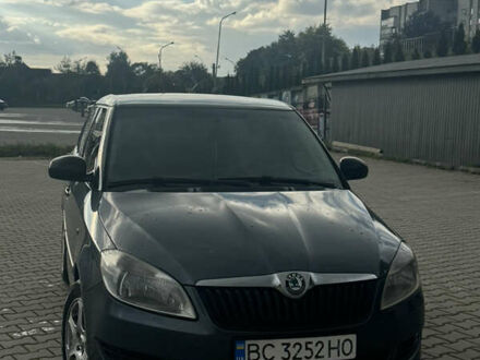 Шкода Фабия 2011 в Дрогобыче на Automoto.ua Серый Шкода Фабия, объемом двигателя 1.6 л и пробегом 300 тыс. км за 5100 $, фото 1 на Automoto.ua