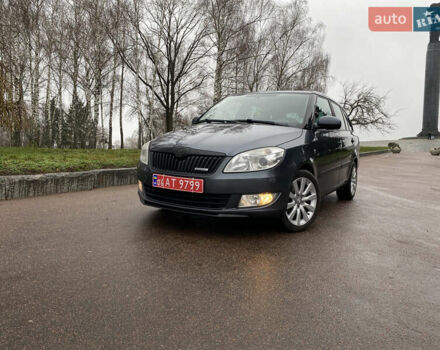 Серый Шкода Фабия, объемом двигателя 1.2 л и пробегом 185 тыс. км за 6000 $, фото 1 на Automoto.ua