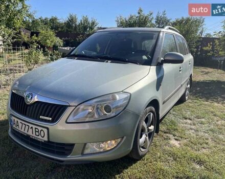 Сірий Шкода Фабія, об'ємом двигуна 1.2 л та пробігом 151 тис. км за 6200 $, фото 1 на Automoto.ua