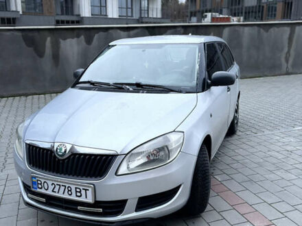 Серый Шкода Фабия, объемом двигателя 1.6 л и пробегом 259 тыс. км за 6200 $, фото 1 на Automoto.ua