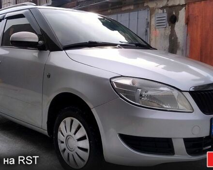 Серый Шкода Фабия, объемом двигателя 1.4 л и пробегом 240 тыс. км за 3550 $, фото 1 на Automoto.ua