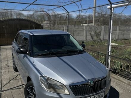 Шкода Фабия 2012 в Подольск (Котовск) на Automoto.ua Серый Шкода Фабия, объемом двигателя 1.6 л и пробегом 279 тыс. км за 5500 $, фото 1 на Automoto.ua
