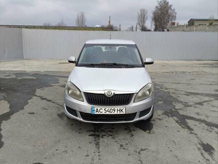 Серый Шкода Фабия, объемом двигателя 1.4 л и пробегом 333 тыс. км за 3800 $, фото 1 на Automoto.ua