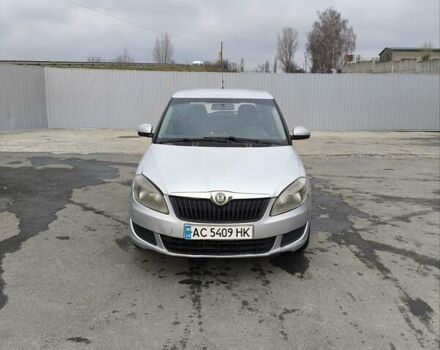 Серый Шкода Фабия, объемом двигателя 1.4 л и пробегом 333 тыс. км за 3800 $, фото 1 на Automoto.ua