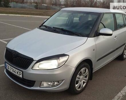 Серый Шкода Фабия, объемом двигателя 1.6 л и пробегом 274 тыс. км за 5699 $, фото 1 на Automoto.ua