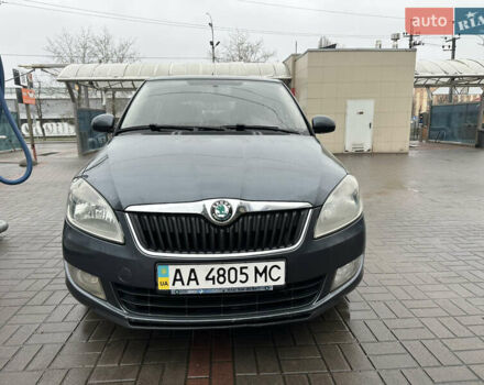 Серый Шкода Фабия, объемом двигателя 1.39 л и пробегом 233 тыс. км за 5200 $, фото 1 на Automoto.ua