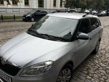 Шкода Фабия 2012 в Одессе на Automoto.ua Серый Шкода Фабия, объемом двигателя 1.6 л и пробегом 140 тыс. км за 6600 $, фото 1 на Automoto.ua