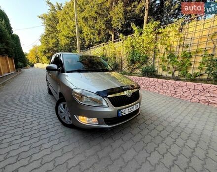 Сірий Шкода Фабія, об'ємом двигуна 1.39 л та пробігом 157 тис. км за 5700 $, фото 1 на Automoto.ua