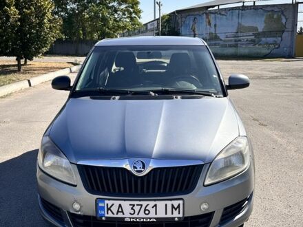 Шкода Фабия 2013 в Александрие на Automoto.ua Серый Шкода Фабия, объемом двигателя 1.2 л и пробегом 213 тыс. км за 5000 $, фото 1 на Automoto.ua