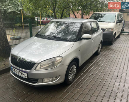 Серый Шкода Фабия, объемом двигателя 1.39 л и пробегом 233 тыс. км за 6800 $, фото 1 на Automoto.ua