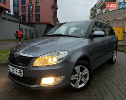 Серый Шкода Фабия, объемом двигателя 1.2 л и пробегом 325 тыс. км за 5600 $, фото 1 на Automoto.ua