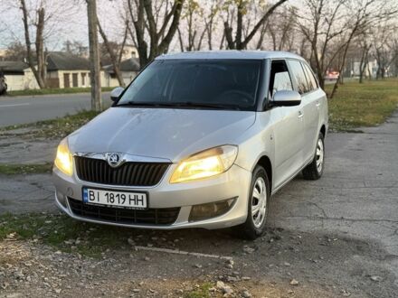 Серый Шкода Фабия, объемом двигателя 1.4 л и пробегом 240 тыс. км за 4750 $, фото 1 на Automoto.ua