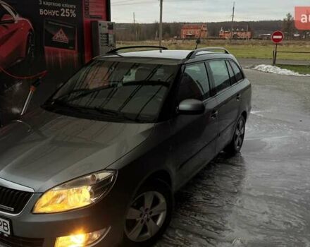 Серый Шкода Фабия, объемом двигателя 1.2 л и пробегом 325 тыс. км за 5300 $, фото 1 на Automoto.ua