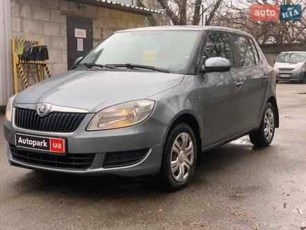 Шкода Фабия 2013 в Киеве на Automoto.ua Серый Шкода Фабия, объемом двигателя 1.2 л и пробегом 84 тыс. км за 5490 $, фото 1 на Automoto.ua