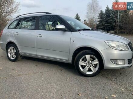 Серый Шкода Фабия, объемом двигателя 1.6 л и пробегом 185 тыс. км за 7200 $, фото 1 на Automoto.ua