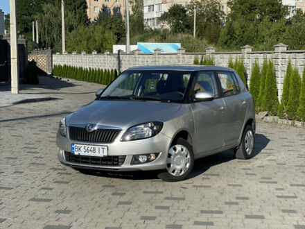 Сірий Шкода Фабія, об'ємом двигуна 1.39 л та пробігом 236 тис. км за 4700 $, фото 1 на Automoto.ua