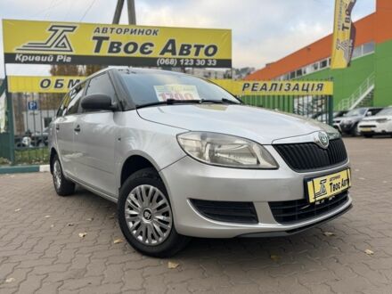 Серый Шкода Фабия, объемом двигателя 1.4 л и пробегом 180 тыс. км за 5750 $, фото 1 на Automoto.ua