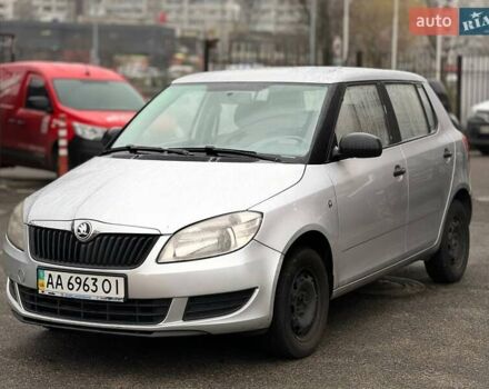 Сірий Шкода Фабія, об'ємом двигуна 1.39 л та пробігом 220 тис. км за 5100 $, фото 1 на Automoto.ua