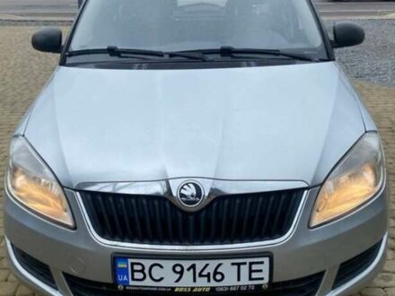 Серый Шкода Фабия, объемом двигателя 1.4 л и пробегом 250 тыс. км за 5000 $, фото 1 на Automoto.ua