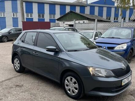 Шкода Фабия 2015 в Чернигове на Automoto.ua Серый Шкода Фабия, объемом двигателя 1 л и пробегом 191 тыс. км за 5650 $, фото 1 на Automoto.ua