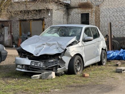 Шкода Фабия 2017 в Олевске на Automoto.ua Серый Шкода Фабия, объемом двигателя 1 л и пробегом 295 тыс. км за 2500 $, фото 1 на Automoto.ua
