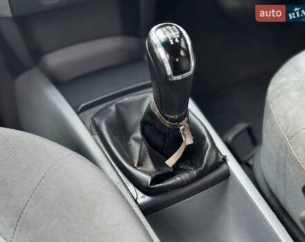 Синій Шкода Фабія, об'ємом двигуна 1.4 л та пробігом 352 тис. км за 2150 $, фото 28 на Automoto.ua