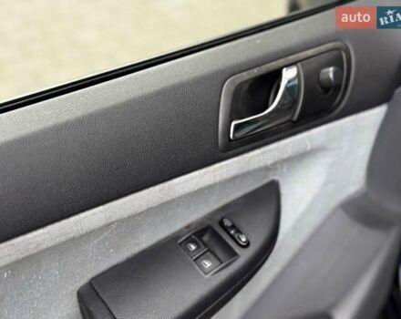 Синій Шкода Фабія, об'ємом двигуна 1.4 л та пробігом 352 тис. км за 2150 $, фото 19 на Automoto.ua