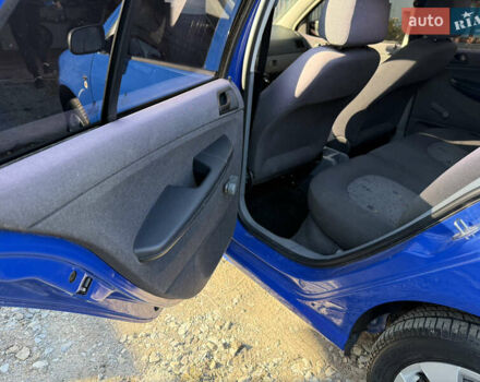 Синій Шкода Фабія, об'ємом двигуна 1.4 л та пробігом 188 тис. км за 3800 $, фото 12 на Automoto.ua