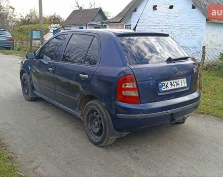 Синій Шкода Фабія, об'ємом двигуна 1.4 л та пробігом 300 тис. км за 1950 $, фото 1 на Automoto.ua
