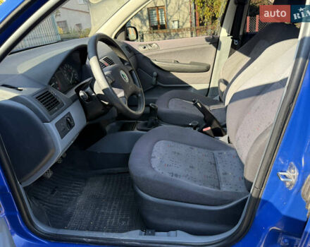 Синій Шкода Фабія, об'ємом двигуна 1.4 л та пробігом 188 тис. км за 3800 $, фото 11 на Automoto.ua