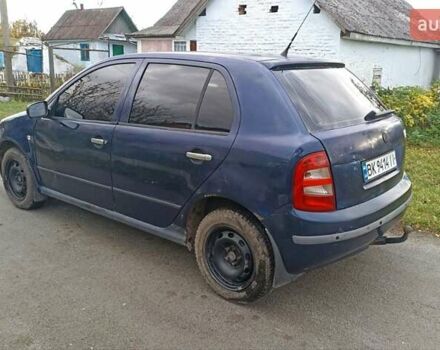 Синій Шкода Фабія, об'ємом двигуна 1.4 л та пробігом 300 тис. км за 2250 $, фото 1 на Automoto.ua