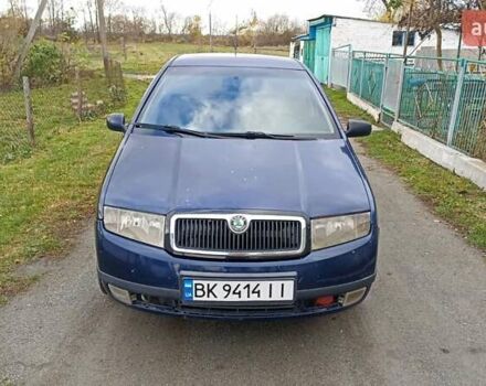 Синий Шкода Фабия, объемом двигателя 1.4 л и пробегом 300 тыс. км за 2350 $, фото 4 на Automoto.ua