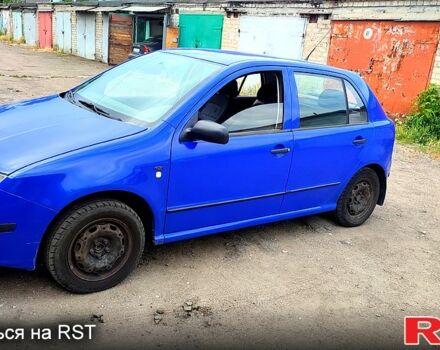 Синий Шкода Фабия, объемом двигателя 1.4 л и пробегом 206 тыс. км за 4000 $, фото 3 на Automoto.ua