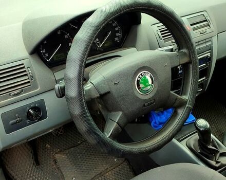 Синий Шкода Фабия, объемом двигателя 1.4 л и пробегом 206 тыс. км за 4000 $, фото 2 на Automoto.ua